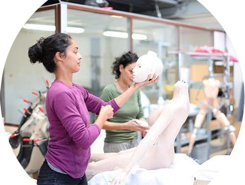 4Woods Europe Service: full client assistance during the demoulding of their doll – emotions guaranteed.